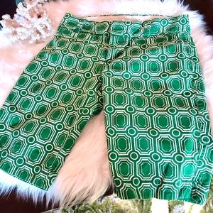 Vintage Y2K Old Navy 100% Cotton Bermuda Shorts in a Vibrant Green & White.